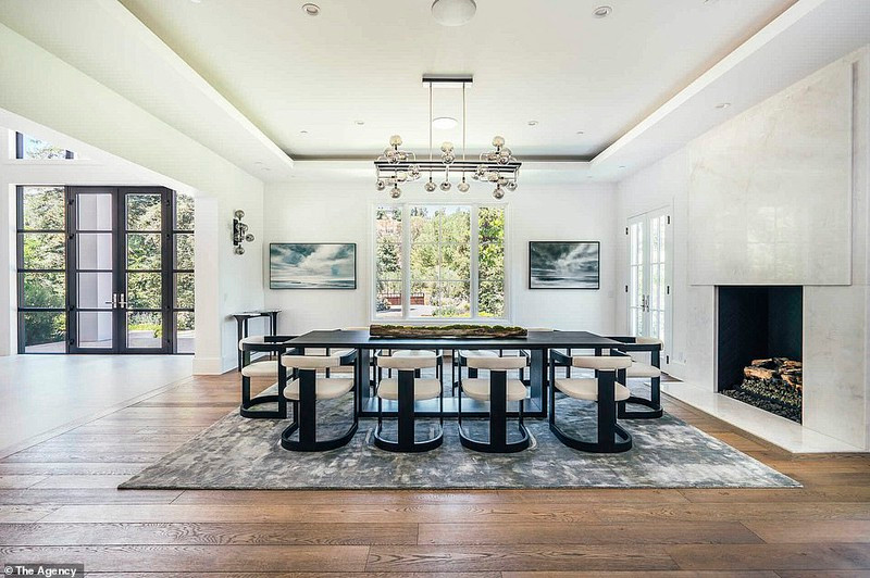 Các phòng trong căn biệt thự đều có tầm nhìn hướng ra thiên nhiên tuyệt đẹp.