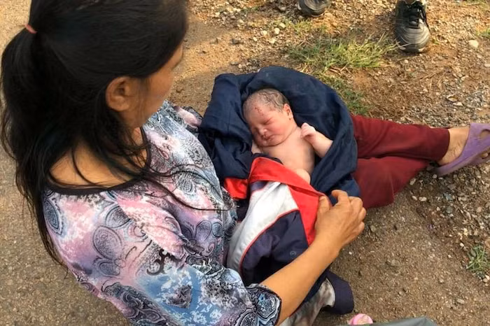 Phát hiện sự thật kinh hãi phía sau bụi rậm - Hình 3 Phat hien su that kinh hai phia sau bui ram-Hinh-3