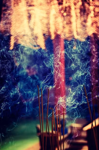 Không gian tâm linh huyền ảo.