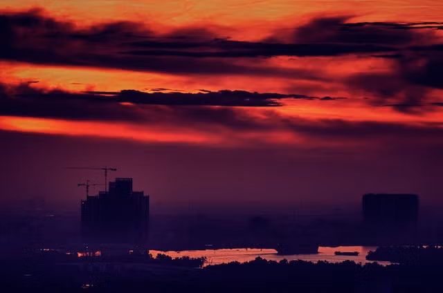 Sông Sài Gòn trong hoàng hôn.