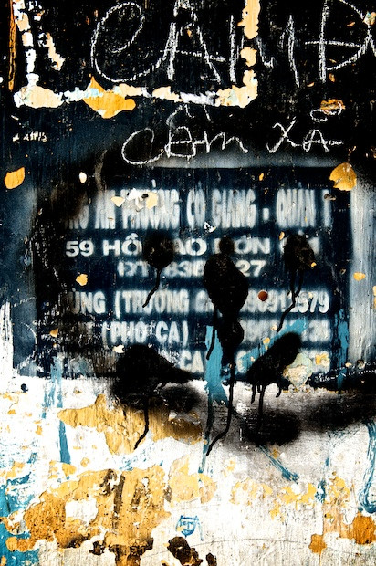 "Tranh trừu tượng" trên một bức tường.