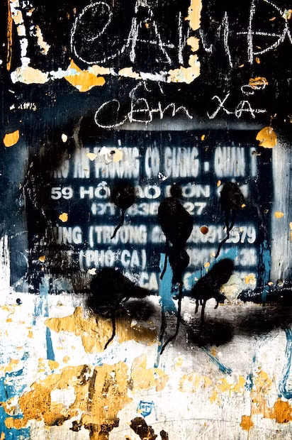 "Tranh trừu tượng" trên một bức tường.