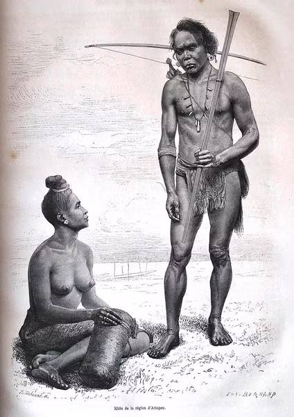 Hai vợ chồng người Khơ Mú ở Attapeu.