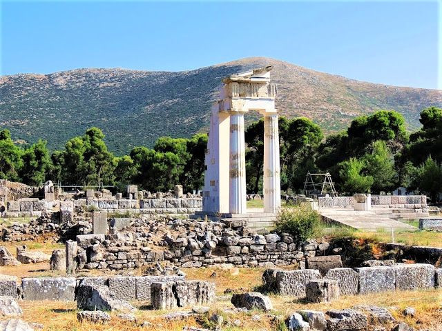  9. Ngày nay, Delphi là Di sản Thế giới của UNESCO. Hiện tại, Delphi là một trong những địa điểm khảo cổ quan trọng nhất của Hy Lạp và là điểm thu hút hàng triệu du khách mỗi năm. Ảnh: Pinterest.