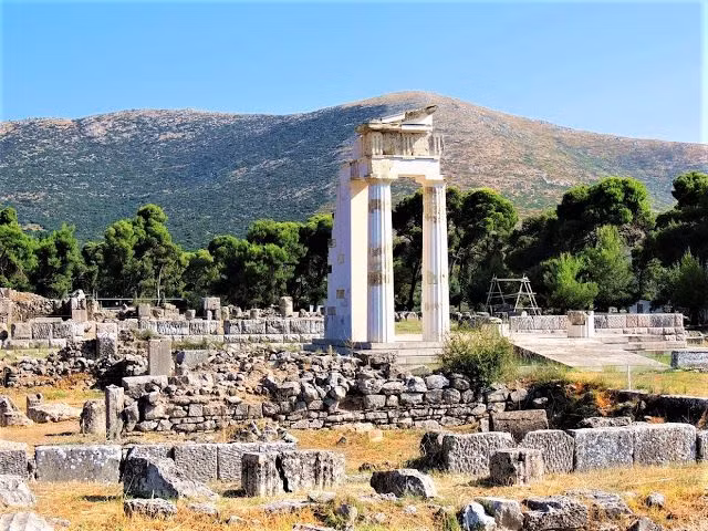  9. Ngày nay, Delphi là Di sản Thế giới của UNESCO. Hiện tại, Delphi là một trong những địa điểm khảo cổ quan trọng nhất của Hy Lạp và là điểm thu hút hàng triệu du khách mỗi năm. Ảnh: Pinterest.