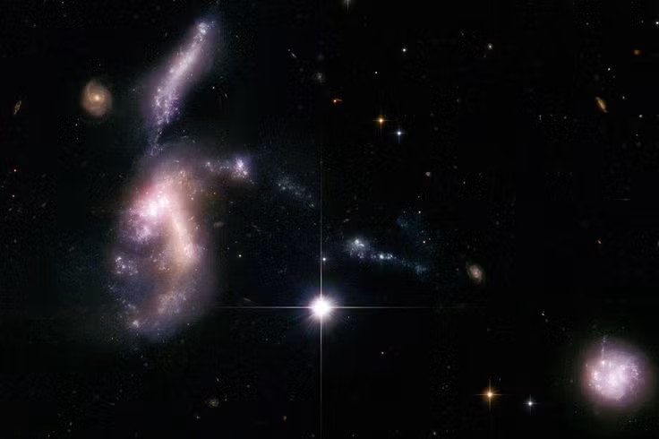  9. Là nơi có thể tìm thấy dấu vết của sự hình thành vũ trụ. Vì các thiên hà lùn ít bị ảnh hưởng bởi các tương tác thiên hà lớn, chúng là các hóa thạch vũ trụ giúp các nhà khoa học nghiên cứu về thời kỳ sơ khai của vũ trụ. Ảnh: Pinterest.