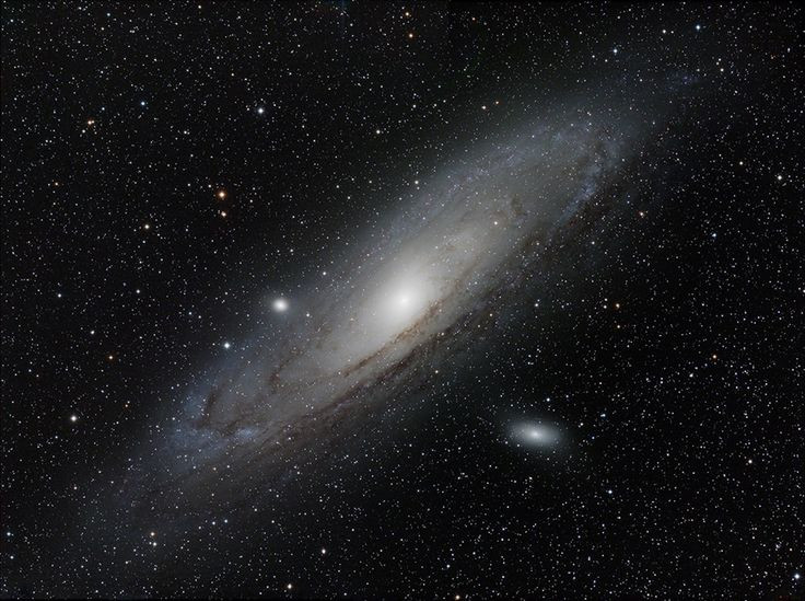  6. Chứa nhiều vật chất tối. Thiên hà lùn có rất ít sao nhưng lại có nhiều vật chất tối. Điều này giúp các nhà khoa học nghiên cứu về bản chất của vật chất tối trong vũ trụ. Ảnh: Pinterest.