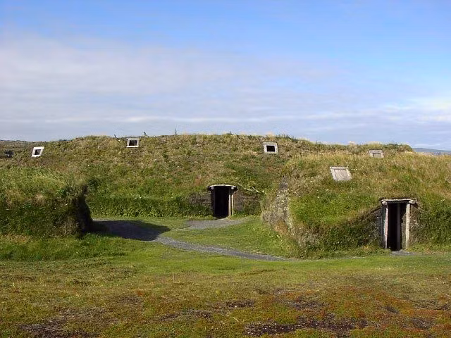 7. Có thể là một điểm trung chuyển chứ không phải khu định cư lâu dài. Không có dấu hiệu của một cộng đồng Viking tồn tại lâu dài, cho thấy đây có thể chỉ là một trạm tạm thời cho các chuyến thám hiểm hoặc săn bắn. Ảnh: Pinterest.