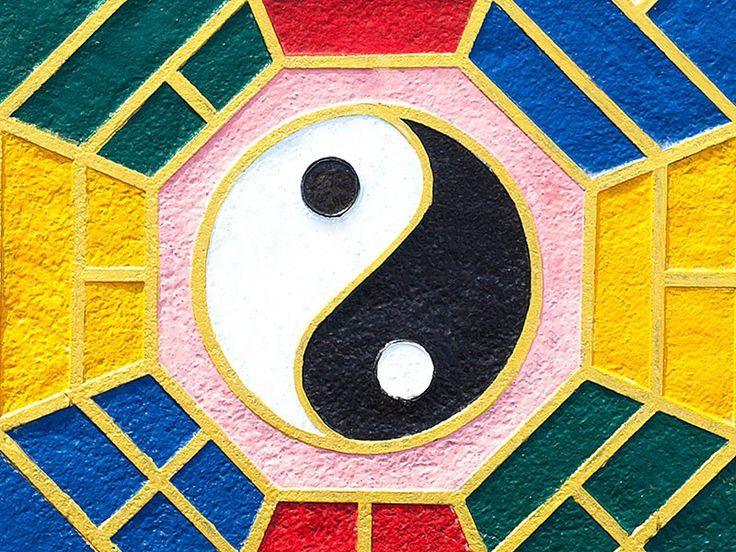  5. Ứng dụng trong y học và phong thủy. Nguyên lý âm – dương từ Thái Cực Đồ được sử dụng trong y học cổ truyền Trung Quốc, châm cứu và phong thủy, giúp điều hòa năng lượng trong cơ thể và môi trường sống. Ảnh: Pinterest.