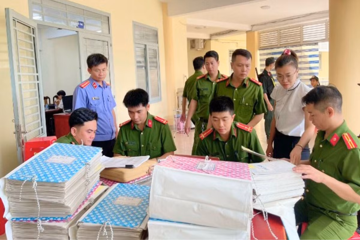 Bat giam nhieu can bo lien quan sai pham o san bay Long Thanh-Hinh-2