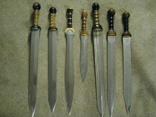  7. Có nhiều biến thể. Các loại gladius phổ biến gồm: Gladius Hispaniensis (dài hơn, xuất hiện sớm nhất); Mainz Gladius (lưỡi rộng, đầu nhọn, dùng vào thế kỷ 1 TCN); Pompeii Gladius (ngắn hơn, cân đối hơn, phổ biến trong thế kỷ 1 SCN). Ảnh: Pinterest.