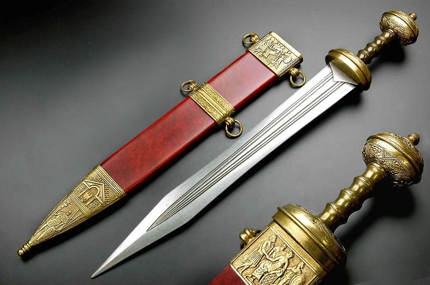  1. Tên gọi "Gladius". Trong tiếng Latinh, " gladius" đơn giản có nghĩa là "kiếm." Tuy nhiên, theo thời gian, nó trở thành từ dùng riêng để chỉ loại kiếm ngắn của quân đội La Mã. Ảnh: Pinterest.