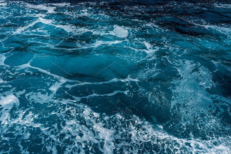  4. Có thể tìm thấy uranium trong nước biển. Mặc dù uranium thường được khai thác từ mỏ quặng, một lượng nhỏ uranium cũng có trong nước biển. Các nhà khoa học đang nghiên cứu cách khai thác uranium từ đại dương để làm nguồn năng lượng bền vững. Ảnh: Pinterest.