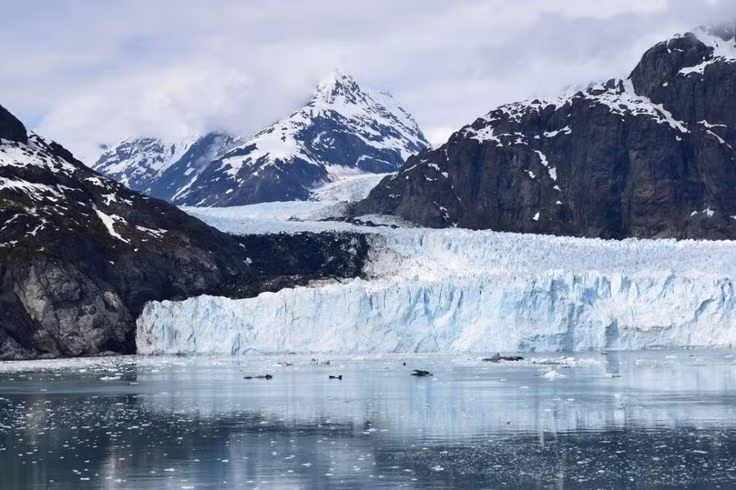  5. Sông băng có thể phát ra âm thanh kỳ lạ. Khi băng tan hoặc nứt vỡ, sông băng có thể tạo ra tiếng nổ, tiếng rên rỉ hoặc tiếng nứt gãy. Một số âm thanh thậm chí còn giống như tiếng “hát” của sông băng. Ảnh: Pinterest.