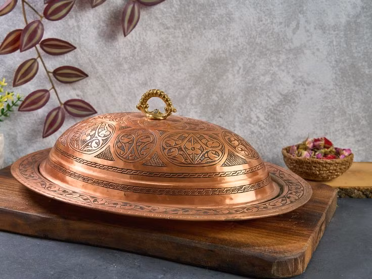  10. Có thể giết chết virus. Các nghiên cứu cho thấy bề mặt đồng có thể vô hiệu hóa virus SARS-CoV-2 (gây ra COVID-19) trong vòng vài giờ, nhanh hơn nhiều so với thép hoặc nhựa. Vì vậy, đồng đang được nghiên cứu để ứng dụng rộng rãi hơn trong bệnh viện và nơi công cộng. Ảnh: Pinterest.