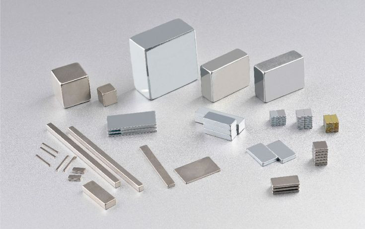  4. Tính chất từ tính mạnh mẽ. Nhiều nguyên tố đất hiếm, như neodymium và dysprosium, có tính từ tính mạnh, điều này làm cho chúng rất quan trọng trong việc sản xuất nam châm vĩnh cửu, dùng trong động cơ và các thiết bị điện tử. Ảnh: Pinterest.