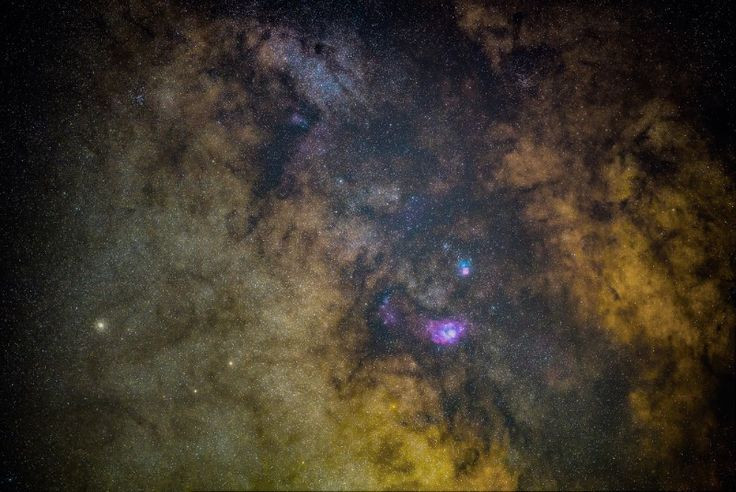  10. Thiên hà xa nhất từng được phát hiện. Thiên hà GN-z11 cách chúng ta khoảng 13.4 tỷ năm ánh sáng, có nghĩa là ánh sáng mà chúng ta nhìn thấy được của nó chỉ có tuổi đời khoảng 400 triệu năm sau Vụ Nổ Lớn (Big Bang). Ảnh: Pinterest.