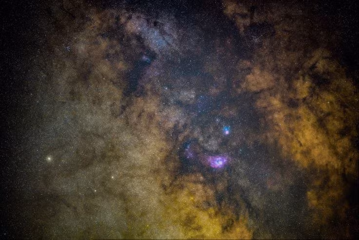  10. Thiên hà xa nhất từng được phát hiện. Thiên hà GN-z11 cách chúng ta khoảng 13.4 tỷ năm ánh sáng, có nghĩa là ánh sáng mà chúng ta nhìn thấy được của nó chỉ có tuổi đời khoảng 400 triệu năm sau Vụ Nổ Lớn (Big Bang). Ảnh: Pinterest.