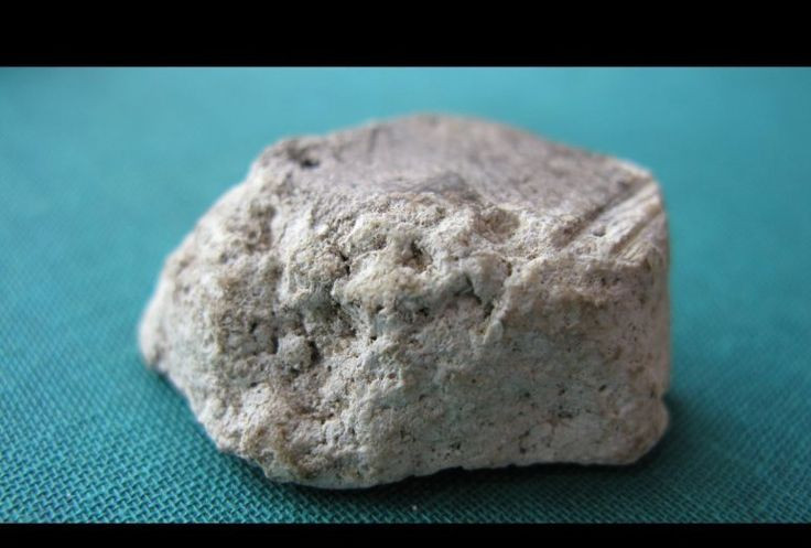 Long diên hương không chỉ nổi tiếng trong ngành công nghiệp nước hoa mà còn có nhiều ứng dụng trong y học. Trong y học phương Đông, long diên hương được xem là một vị thuốc quý hiếm. Ảnh: Pinterest.