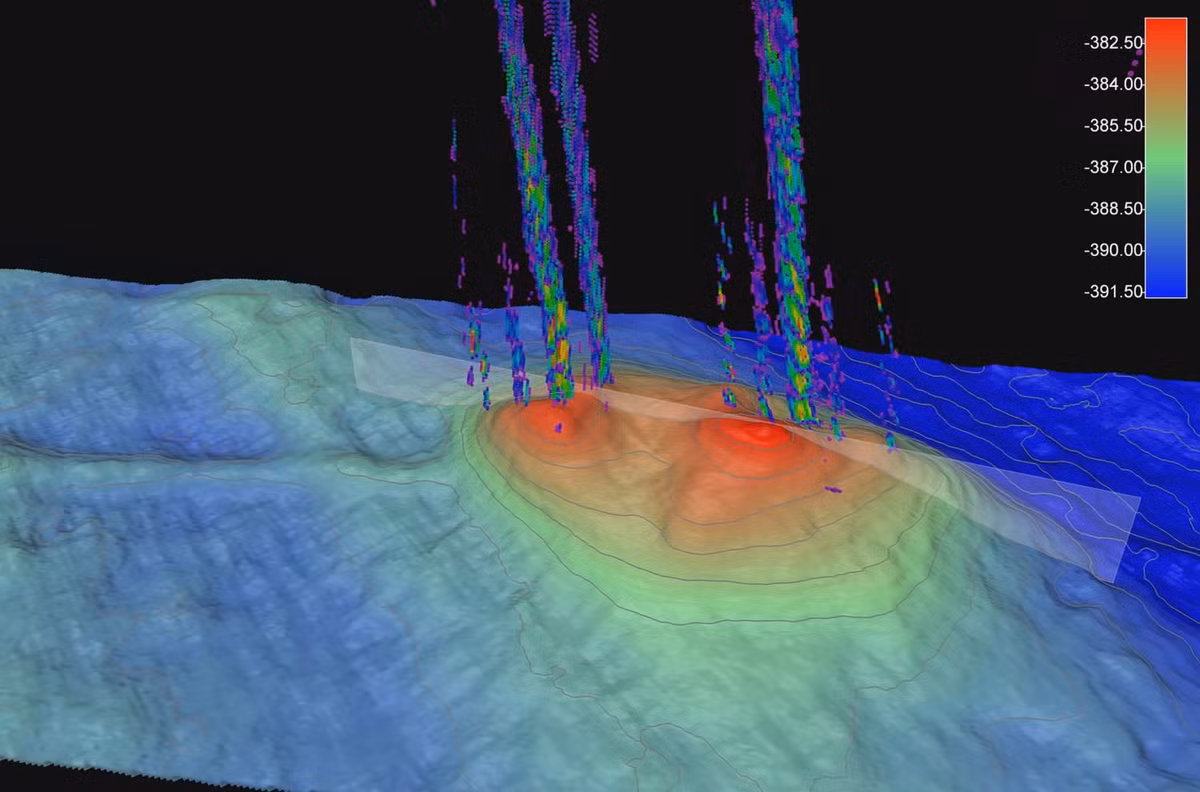  8. Có thể gây biến đổi khí hậu nghiêm trọng. Methane là một loại khí nhà kính mạnh hơn 25 lần so với CO₂. Nếu băng cháy tan chảy tự nhiên do biến đổi khí hậu, lượng methane thoát ra có thể làm trái đất nóng lên nhanh chóng. Ảnh: scx2.b-cdn.net.