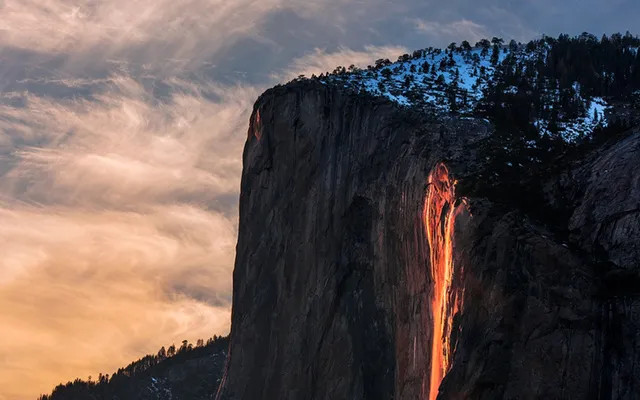  5. Hàng nghìn du khách đổ về Yosemite để chiêm ngưỡng thác lửa. Vào tháng hao hàng năm, nhiếp ảnh gia và du khách từ khắp nơi trên thế giới đổ về Công viên Quốc gia Yosemite để chứng kiến khoảnh khắc hiếm hoi này, biến nơi đây thành một điểm nóng du lịch. Ảnh: Pinterest.