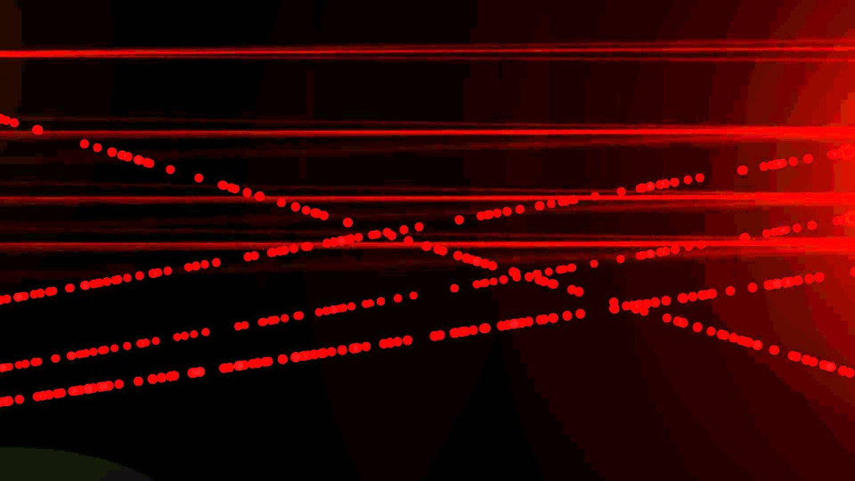  9. Laser được dùng để đo khoảng cách từ Trái Đất đến Mặt Trăng. Các nhà khoa học sử dụng tia laser chiếu vào những tấm phản xạ được đặt trên Mặt Trăng để đo khoảng cách chính xác giữa Trái Đất và Mặt Trăng – với sai số chỉ vài cm. Ảnh: Pinterest.