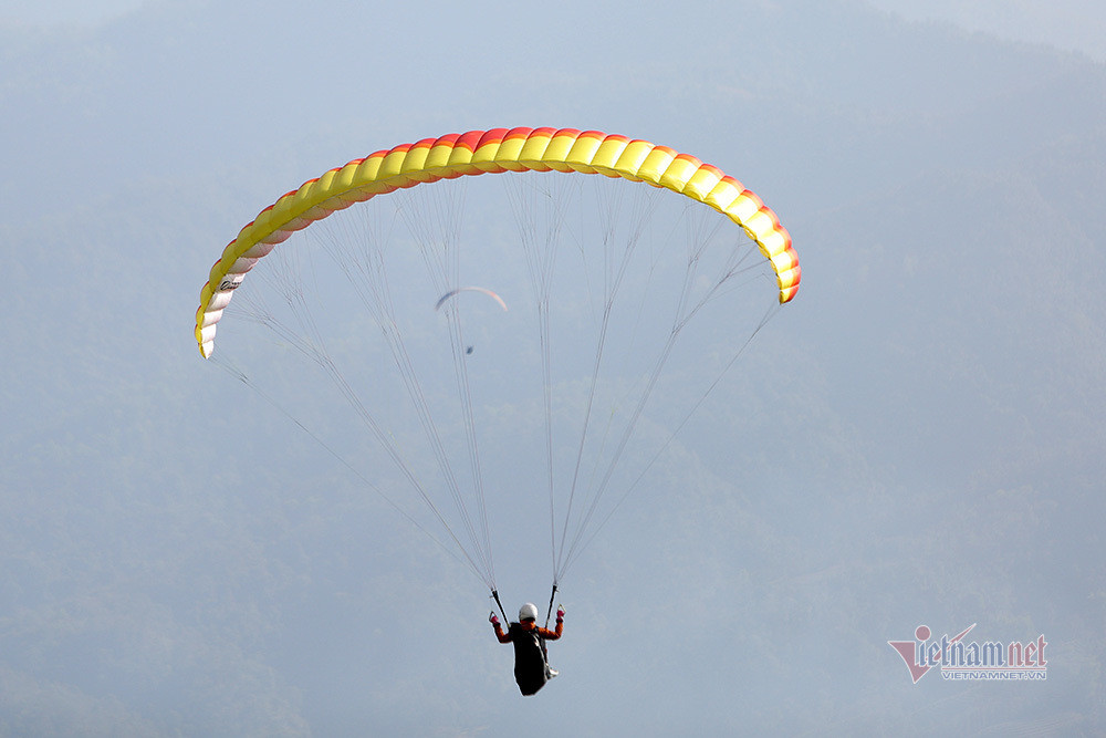 Thời tiết tại Lai Châu năm nay thuận lợi khiến việc cất cánh dễ dàng hơn