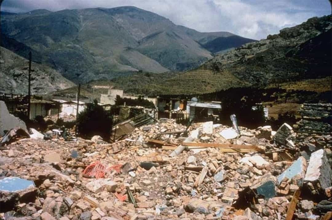 Rudbar, Iran (1990): Trận động đất này đã phá hủy 700 ngôi làng ở phía bắc Iran và gây thiệt hại 200 triệu USD, làm chết 40.000 người và 60.000 người bị thương, cũng như 500.000 người mất nhà cửa.