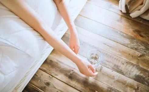 Vo 2 lan say thai, chong nghi ngo len lap camera va cai ket-Hinh-3