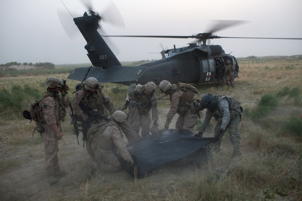 Từ năm 2013, lực lượng Afghanistan chủ nhà bắt đầu tiếp quản phần lớn nhiệm vụ duy trì an ninh. Trong khi đó, liên quân quốc tế do Mỹ lãnh đạo tập trung vào huấn luyện và các hoạt động chống khủng bố.