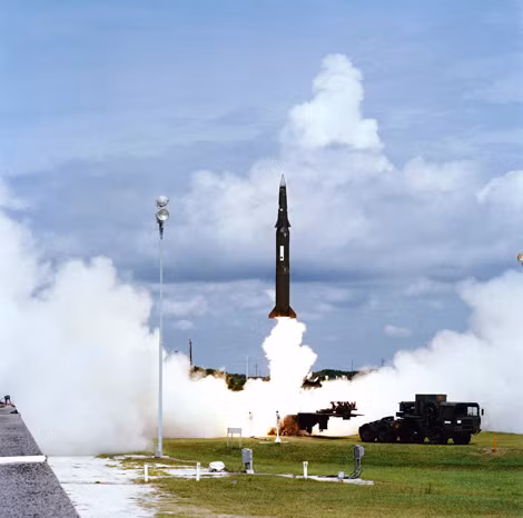 MGM-31 Pershing II đạt tầm bắn 1.770km kém hơn RSD-10 nhưng lại có độ chính xác rất cao.