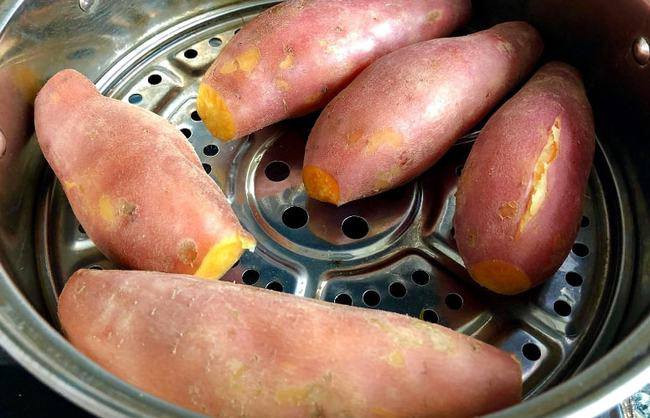 Hấp khoai đừng cho ngay vào nồi, thêm 2 bước nữa khoai mới ngọt ảnh 3
