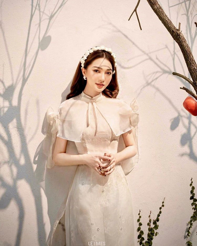 Cô nàng thường đăng tải những khoảnh khắc đời thường kèm theo dòng chia sẻ vui vẻ, lạc quan.