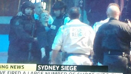 1. Ngày 15/12 vừa qua, một vụ bắt cóc táo tợn xảy ra ngay tại một quán cafe ở khu thương mại Martin Palace, Sydney, Australia.