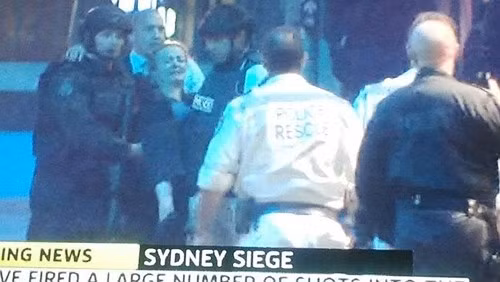 1. Ngày 15/12 vừa qua, một vụ bắt cóc táo tợn xảy ra ngay tại một quán cafe ở khu thương mại Martin Palace, Sydney, Australia.