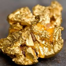 Khi dừng chân tại đây, họ phát hiện những quặng vàng chảy ra từ dòng suối trong hẻm núi.