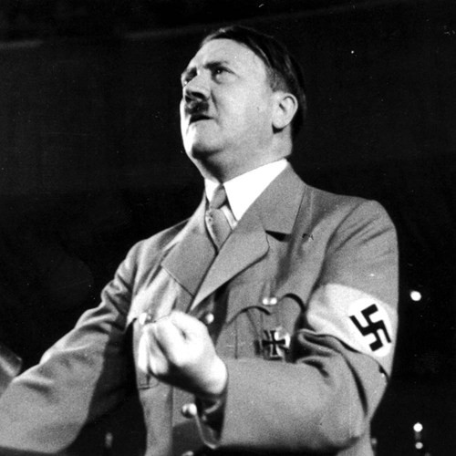 Khi Hitler nói về Wagner và opera, không một ai dám ngắt lời nhà độc tài Đức quốc xã.