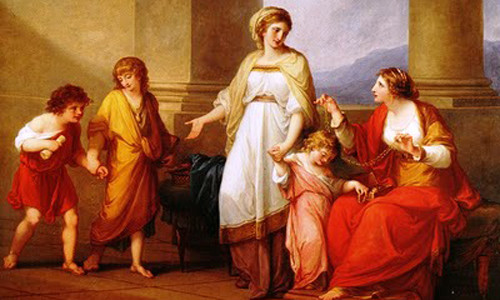 Người cha trong xã hội La Mã có quyền quyết định sự sống chết của con cái. Những người cha có thể gửi con đi làm việc hoặc trừng phạt đến bắt con phải chết để trừng phạt. Theo đó, phụ nữ La Mã hoàn toàn nghe theo lệnh cha và việc hôn nhân của họ cũng do đấng sinh thành quyết định.