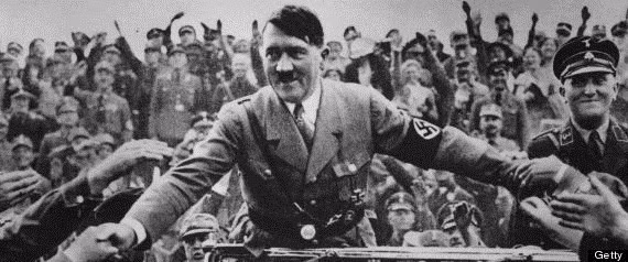 Mỗi khi ăn tối với những người khác, Hitler sẽ cho phép mọi người cùng ăn nói chuyện theo các chủ đề chung. Tuy nhiên, sau một vài giờ, trùm phát xít Đức quốc xã sẽ bắt đầu những màn độc thoại.