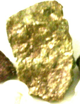 Sau đêm phát hiện ra những quặng vàng giá trị, Adams đã rời khỏi khu mỏ.