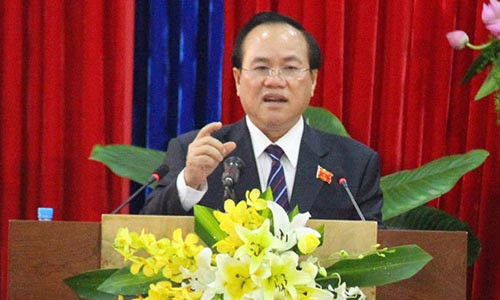 Ông Lê Thanh Cung, Chủ tịch UBND tỉnh Bình Dương phát biểu tại kỳ họp của HĐND tỉnh.