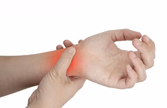 Về sức khỏe: Những người sinh ngày 3/12 có thể bị tổn thương cột sống, đau cổ tay. Do đó, hãy kiểm tra sức khỏe định kỳ cũng như có chế độ ăn uống, làm việc hài hòa.