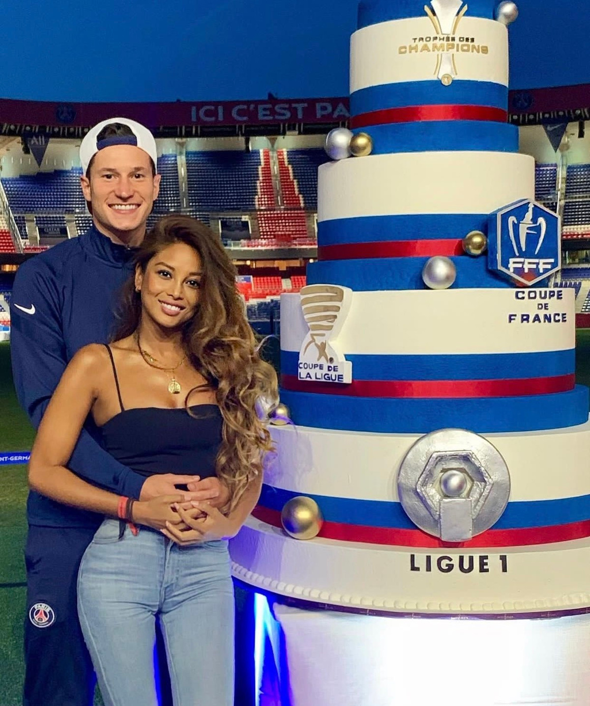 Julian Draxler từng là một trong những tài năng sáng giá nhất của bóng đá Đức. Song, tiền vệ sinh năm 1993 tỏ ra hụt hơi trong việc cạnh tranh vị trí với những ngôi sao mà đội bóng thủ đô Paris đưa về. Mong rằng ở bến đỗ mới, cùng sự đồng hành của Sethanie, Julian có thể tìm lại phong độ của mình.