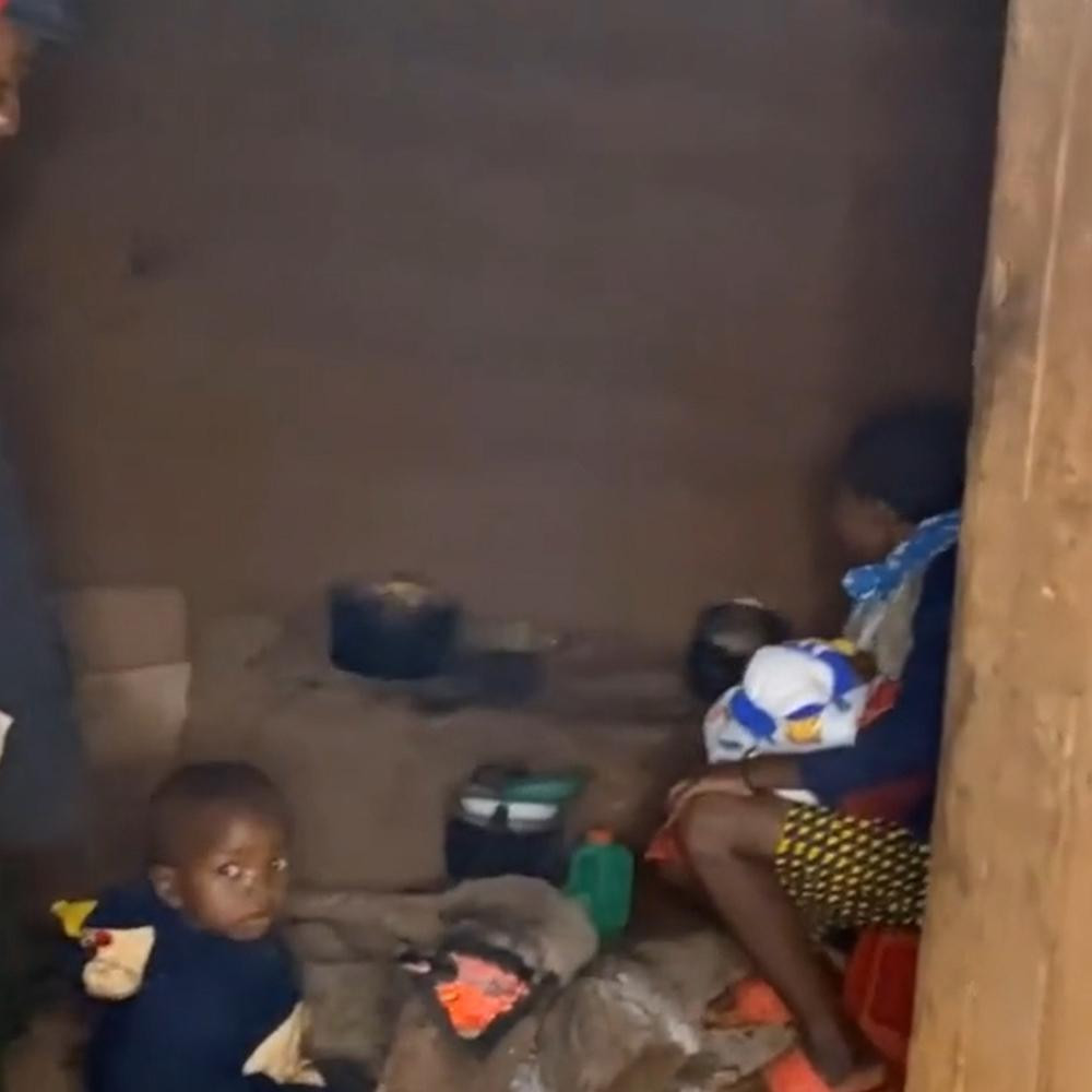 Cuộc sống gia đình Lôi Con ở bản trước khi gặp Quang Linh - Hình 6 Cuoc song gia dinh Loi Con o ban truoc khi gap Quang Linh-Hinh-6