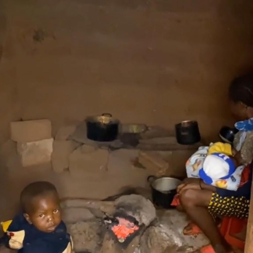 Cuộc sống gia đình Lôi Con ở bản trước khi gặp Quang Linh - Hình 3 Cuoc song gia dinh Loi Con o ban truoc khi gap Quang Linh-Hinh-3