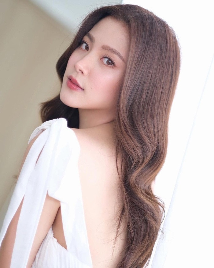 My nhan khong goc chet Baifern khoe minh hac xuong mai-Hinh-2