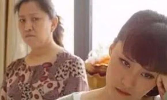 Tôi sang ngủ cùng con dâu, nửa đêm sờ bụng nó mà như 'bị sét đánh' Toi sang ngu cung con dau, nua dem so bung no ma nhu 'bi set danh'