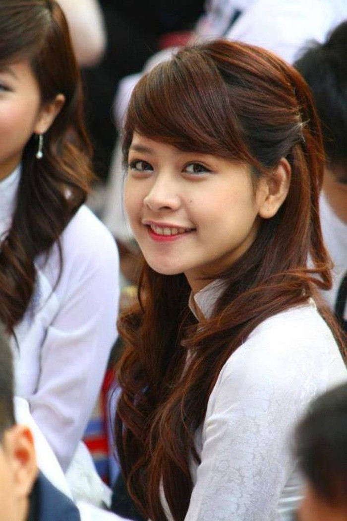 Chi Pu so huu nhan sac noi bat tu thuo hoc tro, hoc van tung lien tuc gay tranh cai-Hinh-3