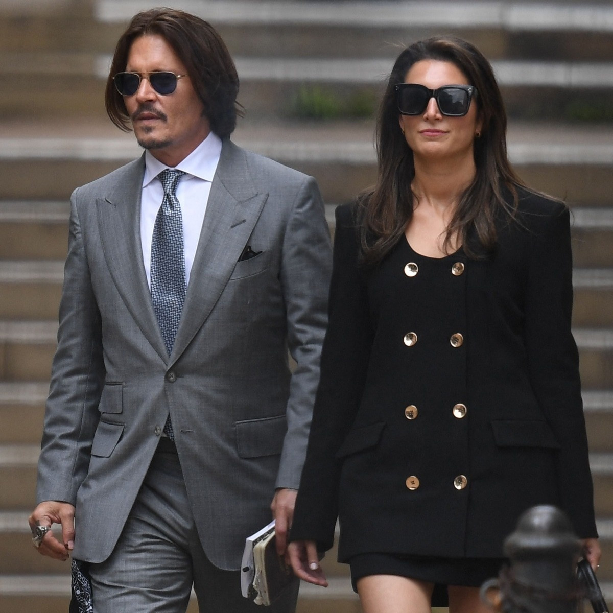 Ban gai moi cua Johnny Depp la con ong trum bat dong san-Hinh-2