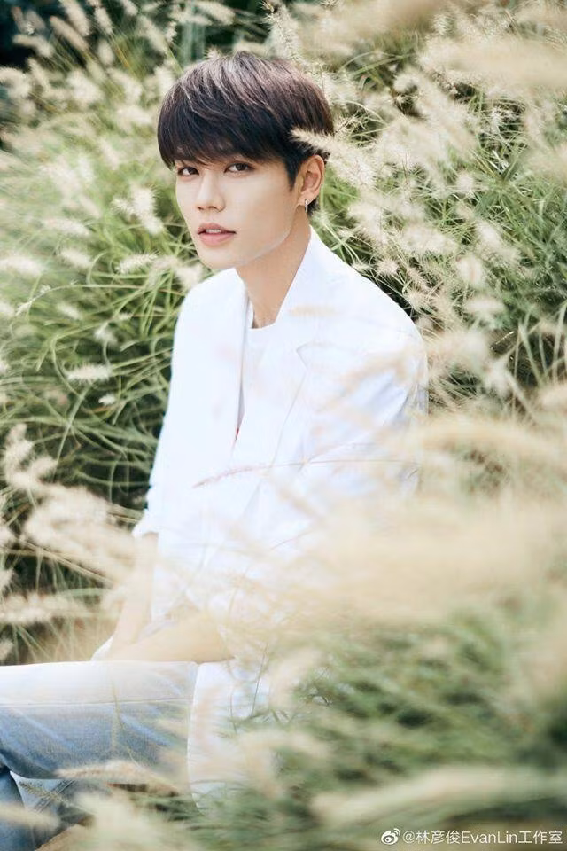 Nam thần tượng bị "bóc phốt" nói dối, lợi dụng fan, nghiện cờ bạc ảnh 1